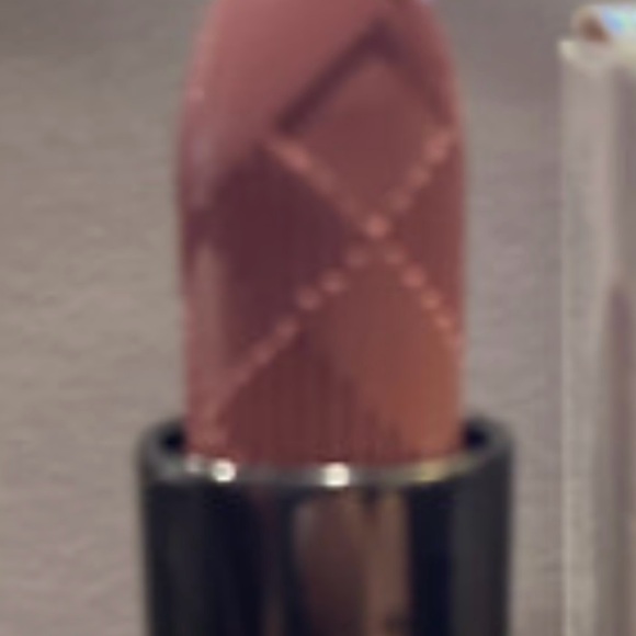 Burberry Kisses hydrating lipcolor *NEW*not opened #29 Blossom Pink - Picture 4 of 4